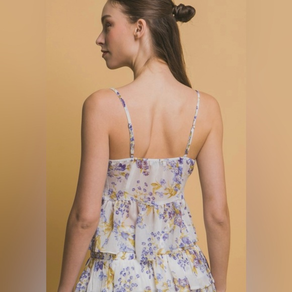 Floral Ruffle Top - Picture 3 of 5